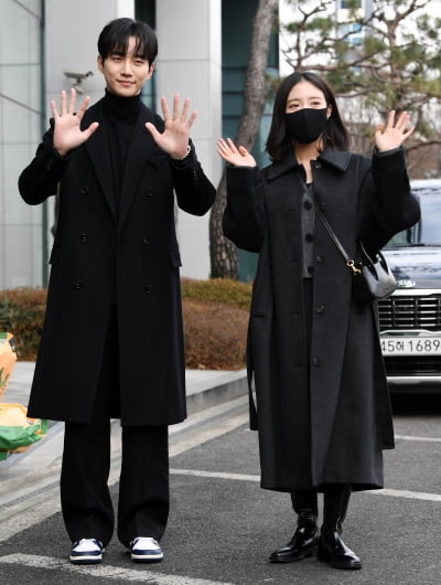 [TEN 포토] '옷소매' 이준호·이세영 커플, 라디오에서 만나요