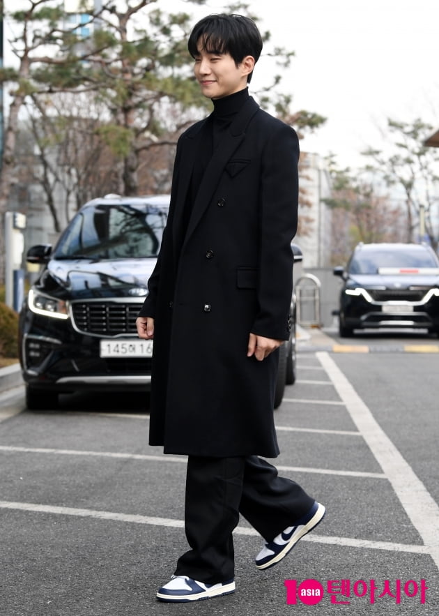[TEN 포토] 이준호 '수줍은 발걸음'