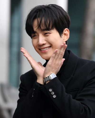 [TEN 포토] 이준호 '만찢남의 꽃미소'
