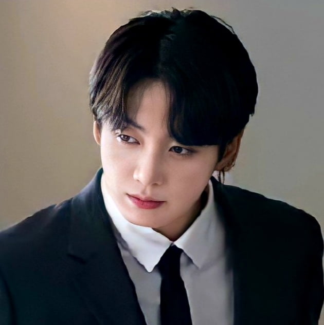 방탄소년단 정국, 신사 면모 '조각 미남 자태'