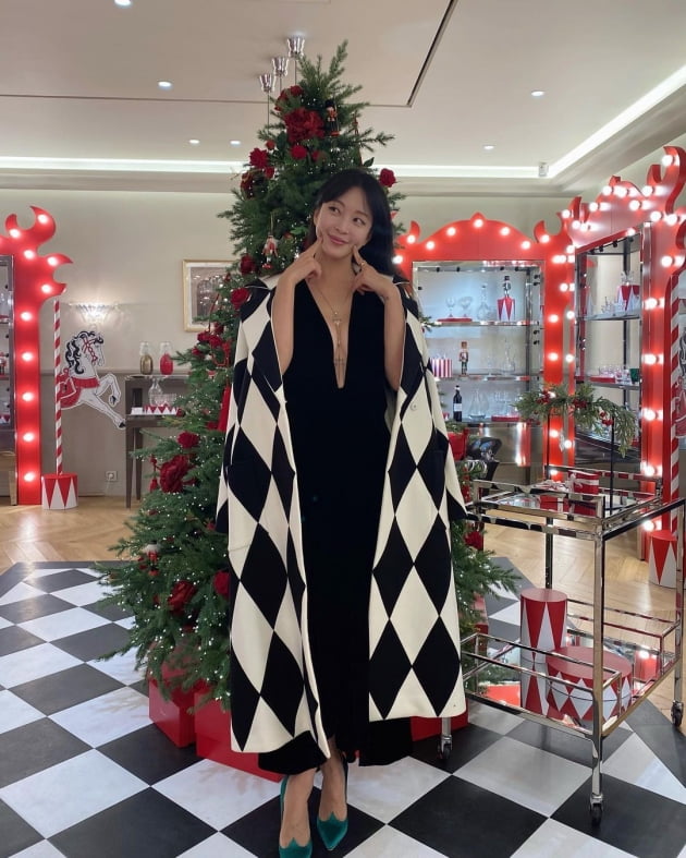 한예슬, '타투 노출' 데이트룩…♥10살 연하 남자친구 에스코트 받으며 "행복했던 하루" [TEN★]