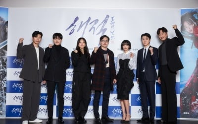 [종합] "100점 만점에 101점"…'해적: 도깨비 깃발' 한효주·강하늘·권상우 변신, 전작 뛰어 넘을까