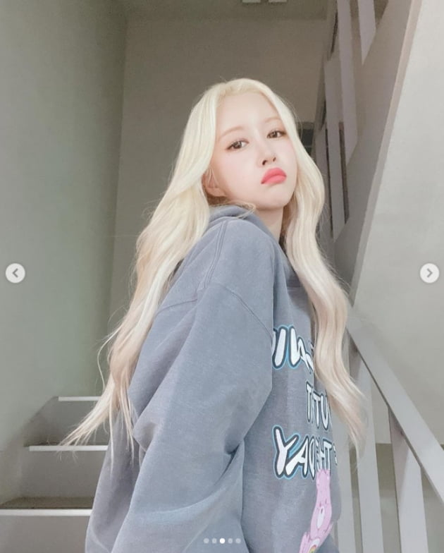우주소녀 다영, 금발 미녀...바비인형 아니야?[TEN★]