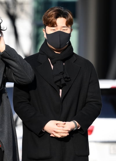 [TEN 포토] 라비던스 고영열 '신곡 나왔어요'
