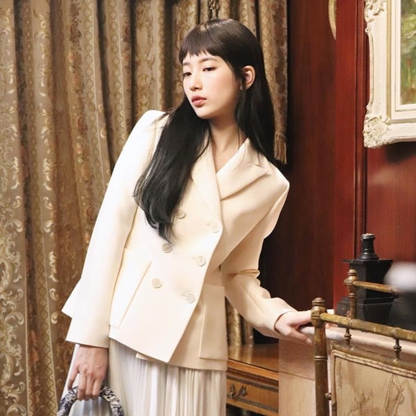 수지 /사진=매니지먼트 숲 공식 인스타그램