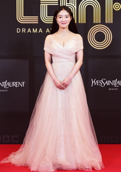 [TEN 포토] 이세영 '드레스 입은 성덕임'
