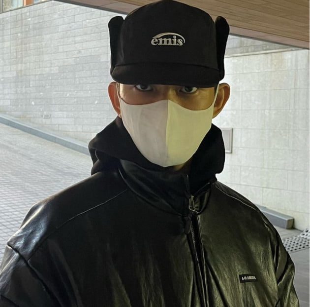 유아인, 카리스마 눈빛 작렬..."응애 멍멍 어훙"[TEN★]