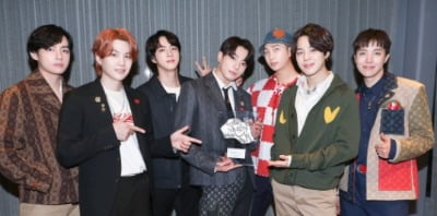 [공식] 방탄소년단, 日 레코드대상 특별국제음악상...2년 연속 수상