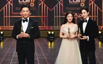 [종합] 보는 사람도 민망한 'MBC 연기대상', '검태'·'옷소매' 빼면 먹을 것 없는 잔치