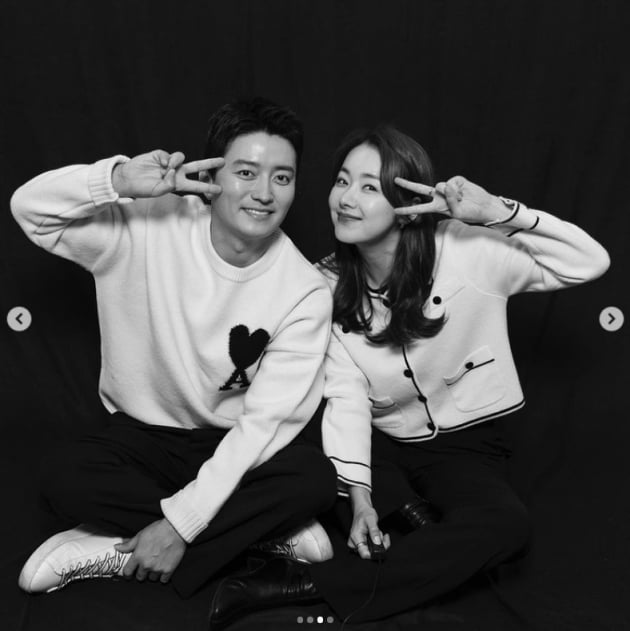 소이현, ♥인교진 챙기는 껌딱지 사랑꾼...새해 복 많이 받으세요[TEN★]