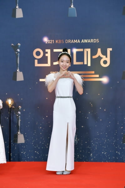 [TEN 포토] 이고은 '요정이 하트 드려요' (KBS 연기대상)