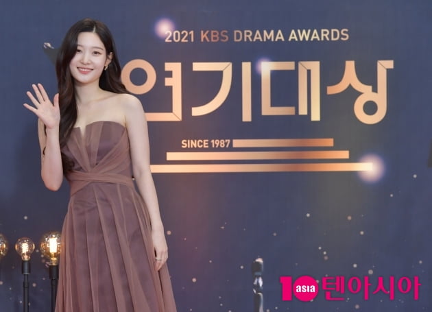 [TEN 포토] 정채연 '다이아 인사' (KBS 연기대상)