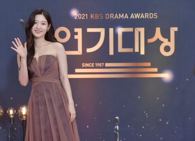 [TEN 포토] 정채연 '다이아 인사' (KBS 연기대상)