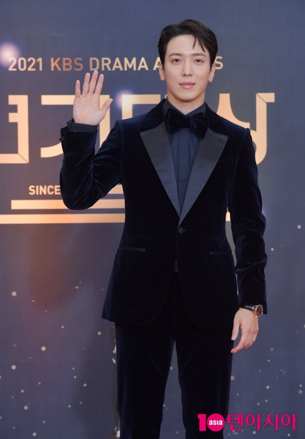 [TEN 포토] 정용화 '손바닥 보다 작은얼굴' (KBS 연기대상)