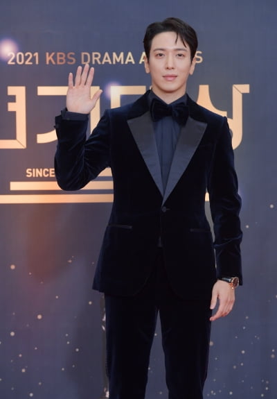 [TEN 포토] 정용화 '손바닥 보다 작은얼굴' (KBS 연기대상)