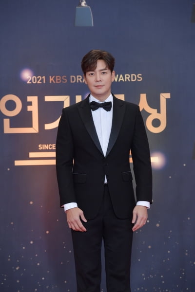 [TEN 포토] 강은탁 '매력적인 미소' (KBS 연기대상)