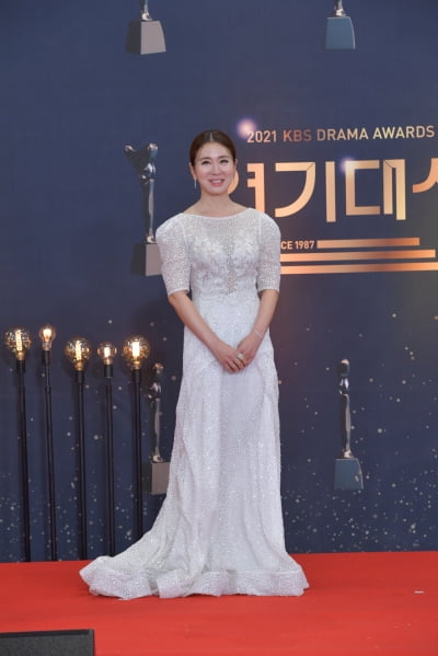 [TEN 포토] 이일화 '고혹적인 드레스 자태' (KBS 연기대상)