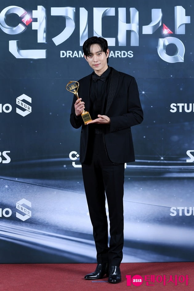 [TEN 포토] 김영대 '이기적인 기럭지'