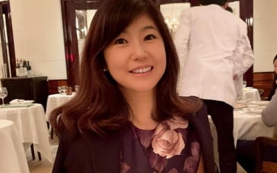 '홍콩댁' 강수정, "시험관 하러 가기 전 기억나" 회원제 레스토랑서 연말 만끽  [TEN★]