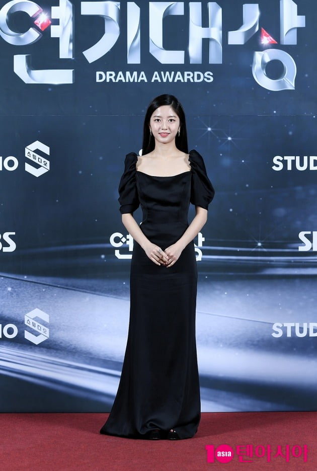 [TEN 포토] 김현수 '예쁘다는 말밖에'