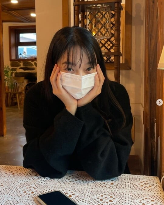 (사진=신민아 SNS)