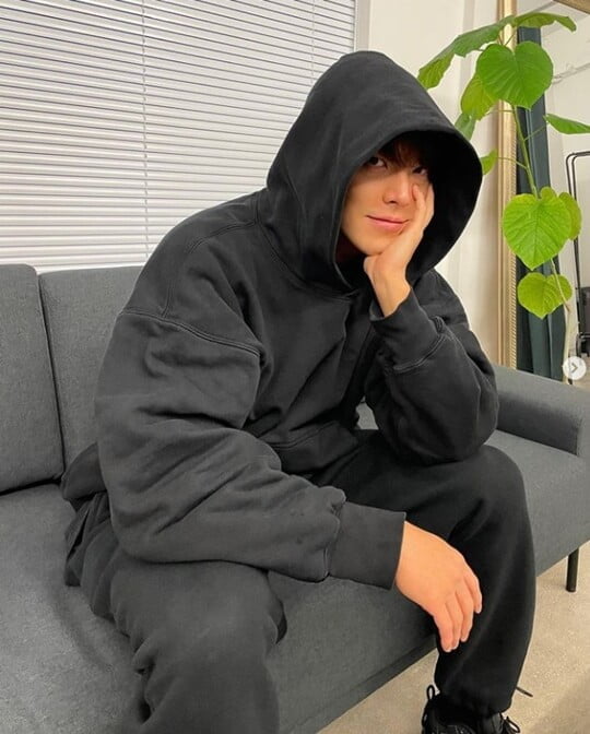 (사진=김우빈 SNS)