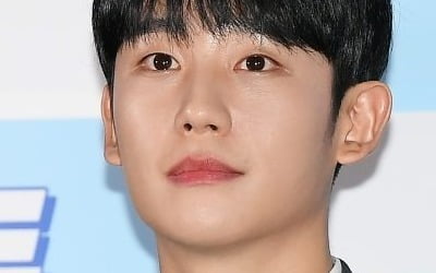 정해인, '누나'들 없으니 힘 못 쓰네…조기종영에 1% 시청률 굴욕史 [TEN스타필드]