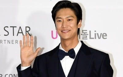 나인우, '학폭' 이어 '김선호' 사생활 논란까지 …구원투수 자리매김 [TEN스타필드]