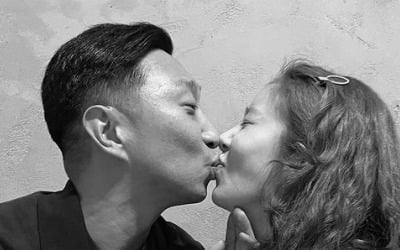 손담비♥이규혁, 지인들 다 보는데 당당한 입맞춤...결혼 임박?[TEN★]