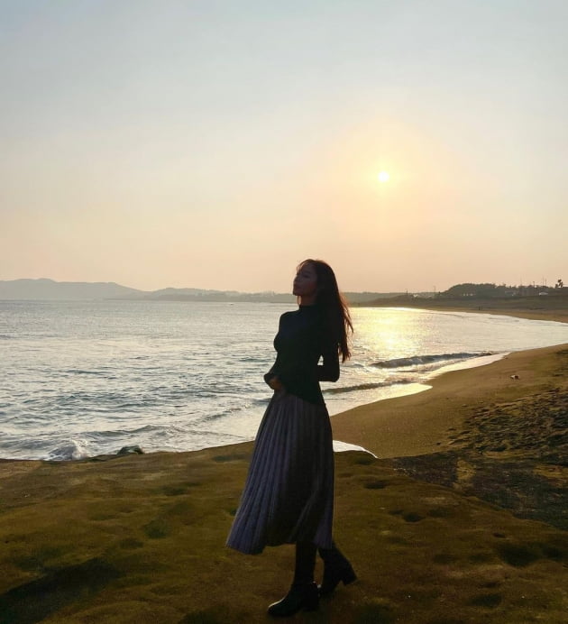 '박성광♥' 이솔이 "불평하고 철없었던 2021년…마음과 몸 건강한 2022년 되길" [TEN★]