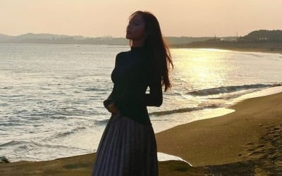 '박성광♥' 이솔이 "불평하고 철없었던 2021년…마음과 몸 건강한 2022년 되길" [TEN★]