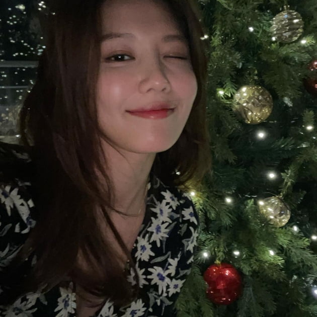'정경호♥' 최수영, "hate you love you" 애증의 지난해 끝내고 새해 맞이 "잘 가라" [TEN★]