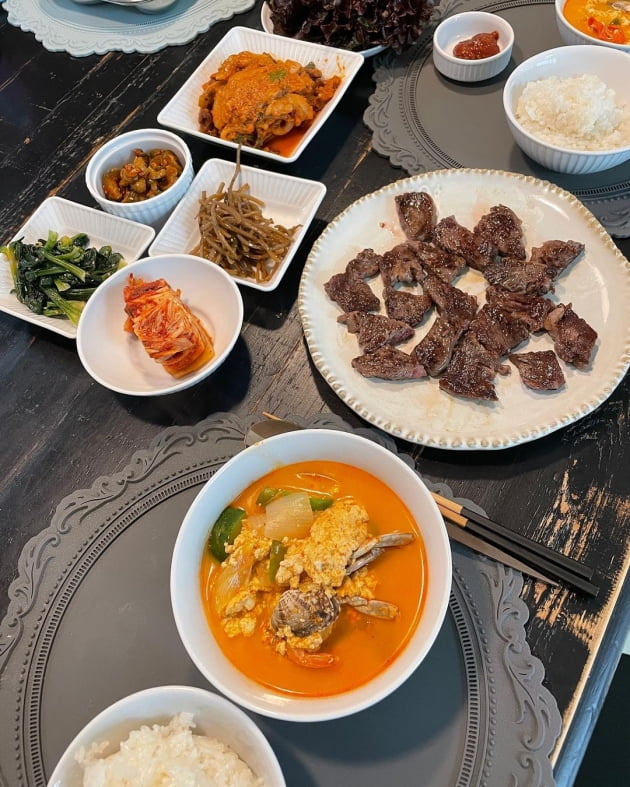 '23kg 감량' 김빈우, 유지어터 내려놓고 "에라 모르겠다" 먹부림 "건강이 1등"[TEN★]