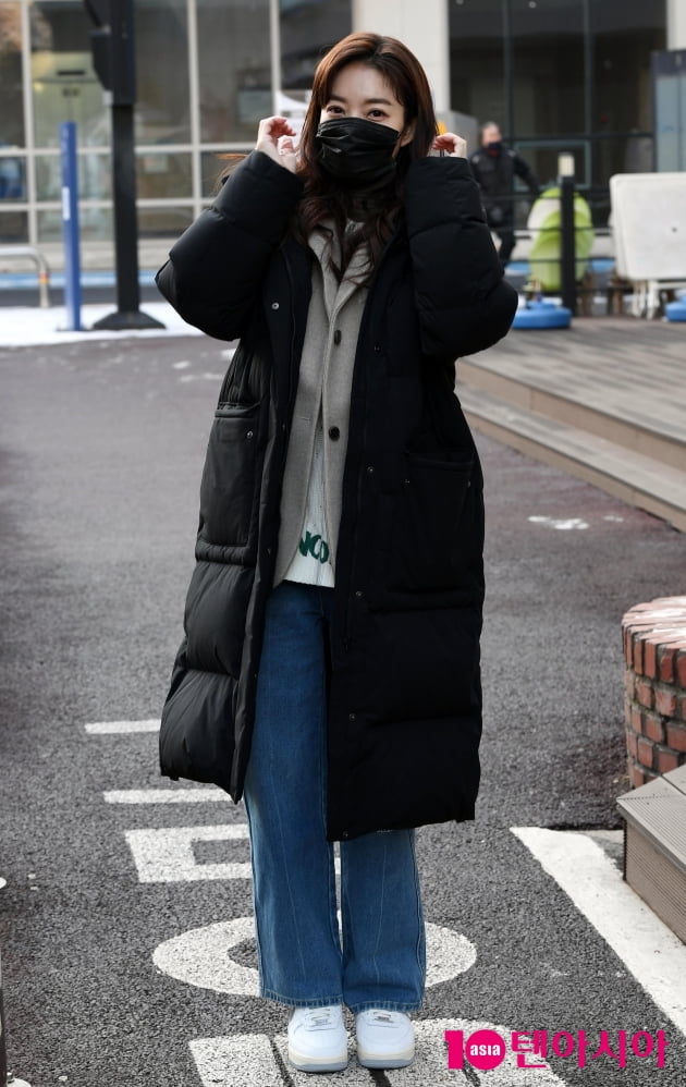 [TEN 포토] 공소원 '편안한 출근길 패션'