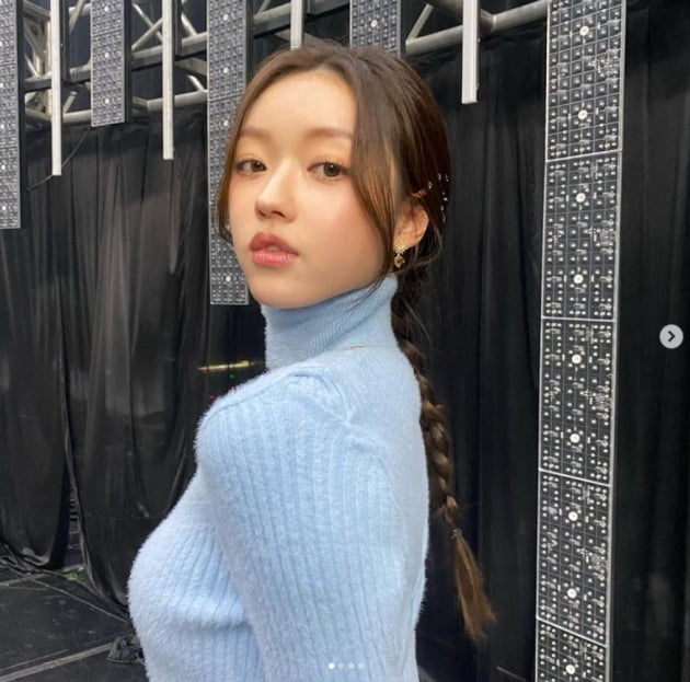 오마이걸 유아, 자체발광 꽃미모..."올해도 잘 부탁해♥”[TEN★]