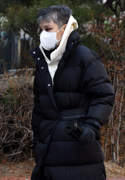 [TEN 포토] 이은미 '느낌있는 출근길'