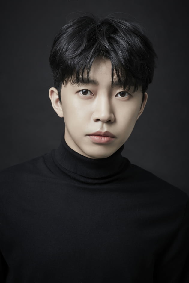임영웅, '팬앤스타' 포토톡 및 테마 월드컵 투표 1위