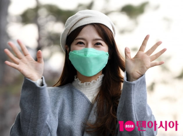 [TEN 포토] 양지은 '트롯요정의 손인사'