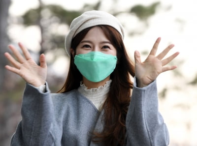 [TEN 포토] 양지은 '트롯요정의 손인사'