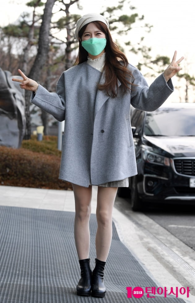 [TEN 포토] 양지은 '러블리한 출근길'