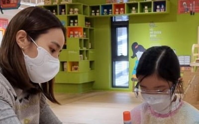 한혜진♥기성용 딸, 8살인데 완성형 외모…엄마 얼굴에 아빠 기럭지 [TEN★]