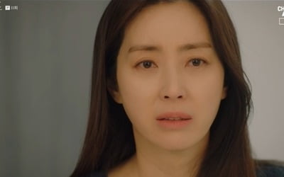 [종합] 송윤아, 이성재X전소민 키스 목격한 딸…"엄마가 행복해야 행복할 수 있어" ('쇼윈도')