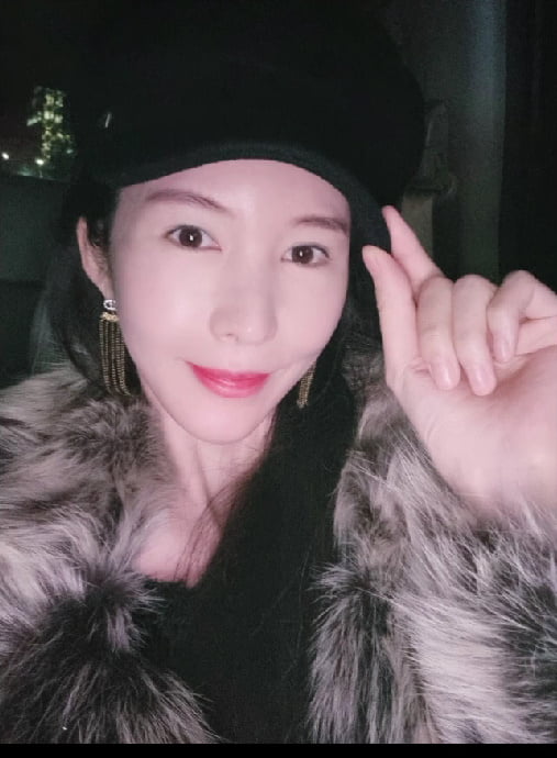 '태국재벌' 신주아, 럭셔리한 셀카...오랜만에 일하는 신여사[TEN★]