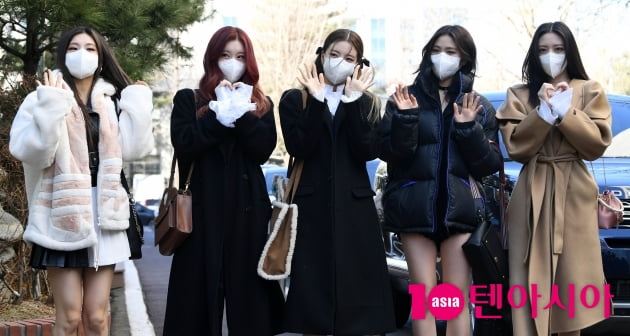 [TEN 포토] 있지 '여친룩의 정석'
