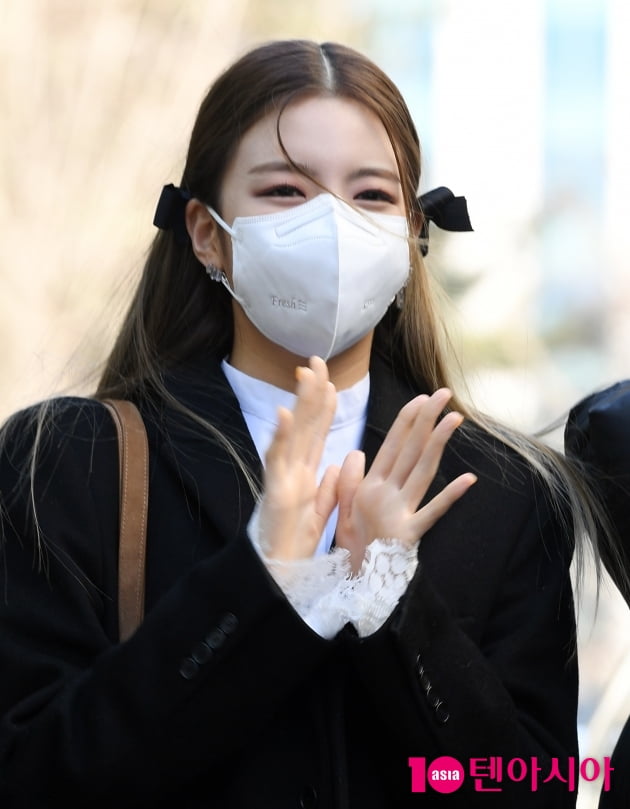 [TEN 포토] 있지 리아 '손바닥 보다 작은얼굴'