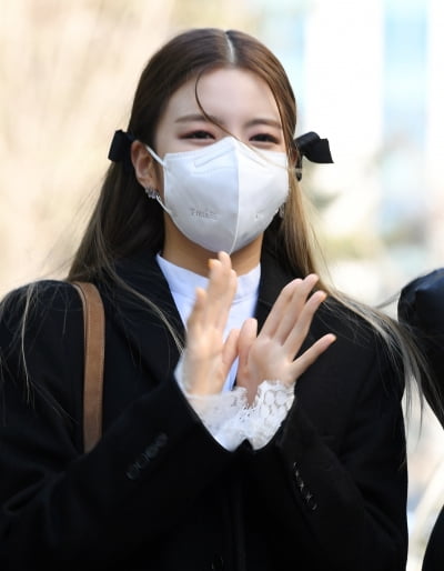 [TEN 포토] 있지 리아 '손바닥 보다 작은얼굴'