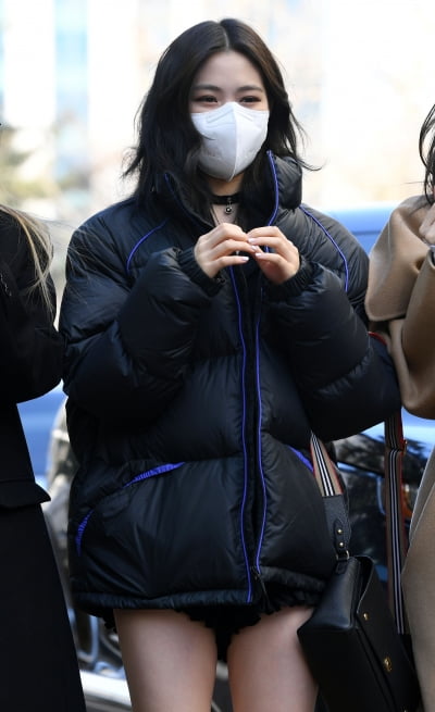 [TEN 포토] 있지 류진 '하트 드려요'