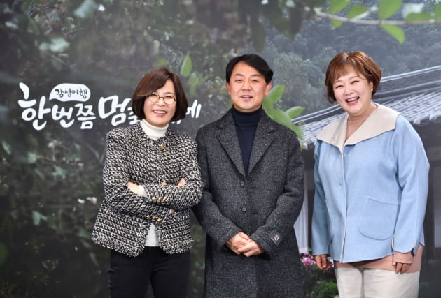 '한 번쯤 멈출 수밖에' 이선희(왼쪽), 한경택 PD, 이금희/ 사진=KBS2 제공