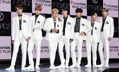 [TEN 포토] 트렌드지 '꿈에 그리던 데뷔무대'