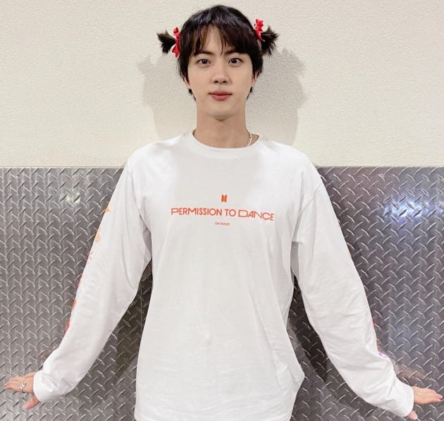 방탄소년단 진, 日 '당신이 가장 좋아하는 BTS 인스타그램' 1위
